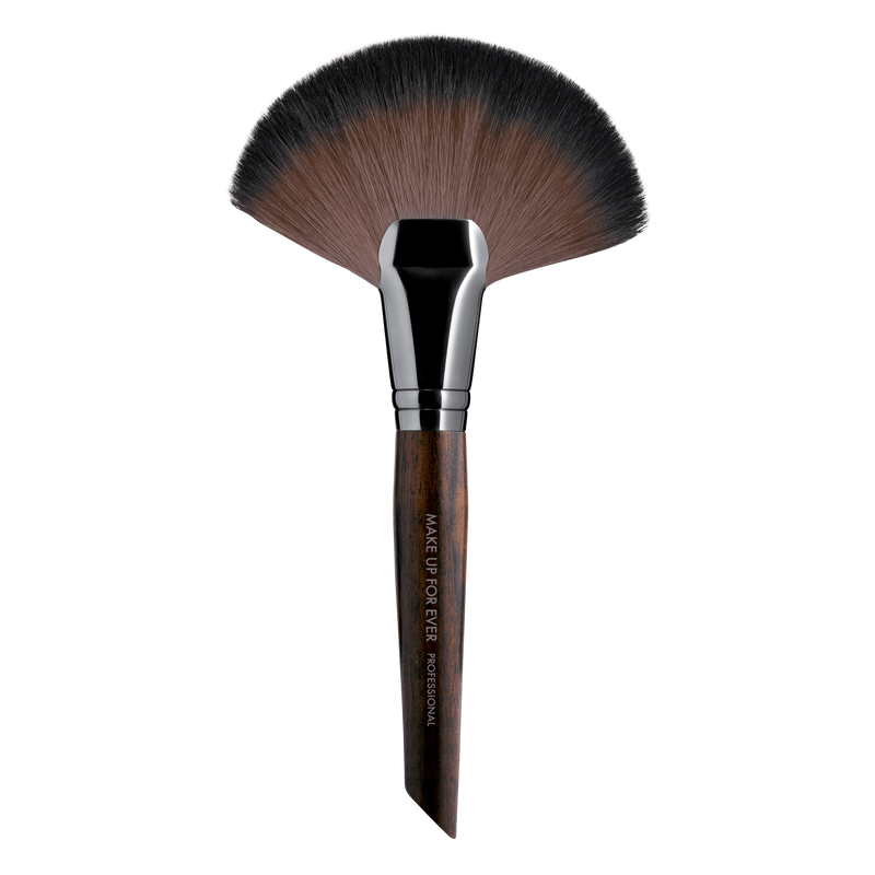 POWDER FAN BRUSH - LARGE - 134